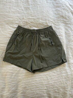 Doing Things 2.5" Short, Size S, Tea Tree